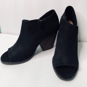 Parker & Sky black open toe Booties size 5.5